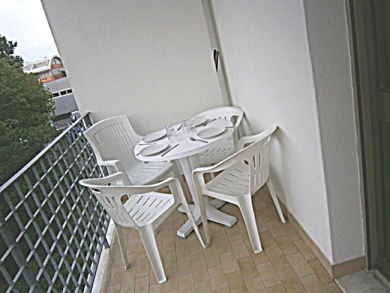 Isi Apartment Бибионе Екстериор снимка