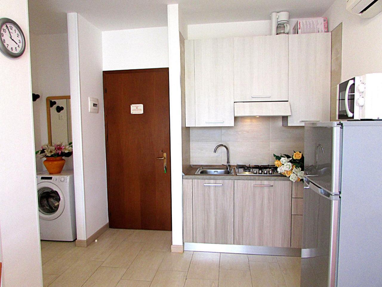 Isi Apartment Бибионе Екстериор снимка