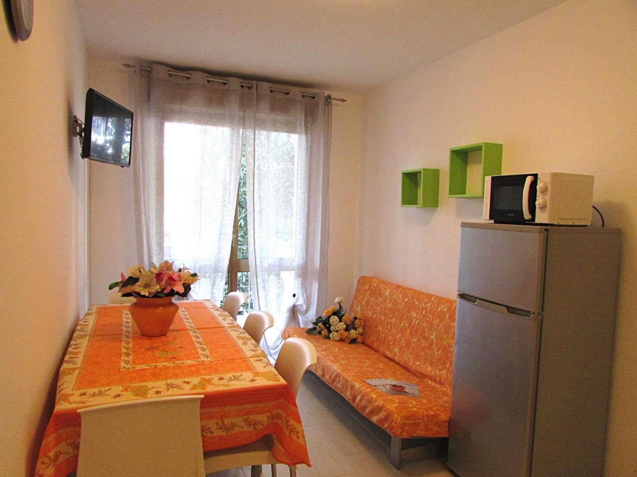 Isi Apartment Бибионе Екстериор снимка