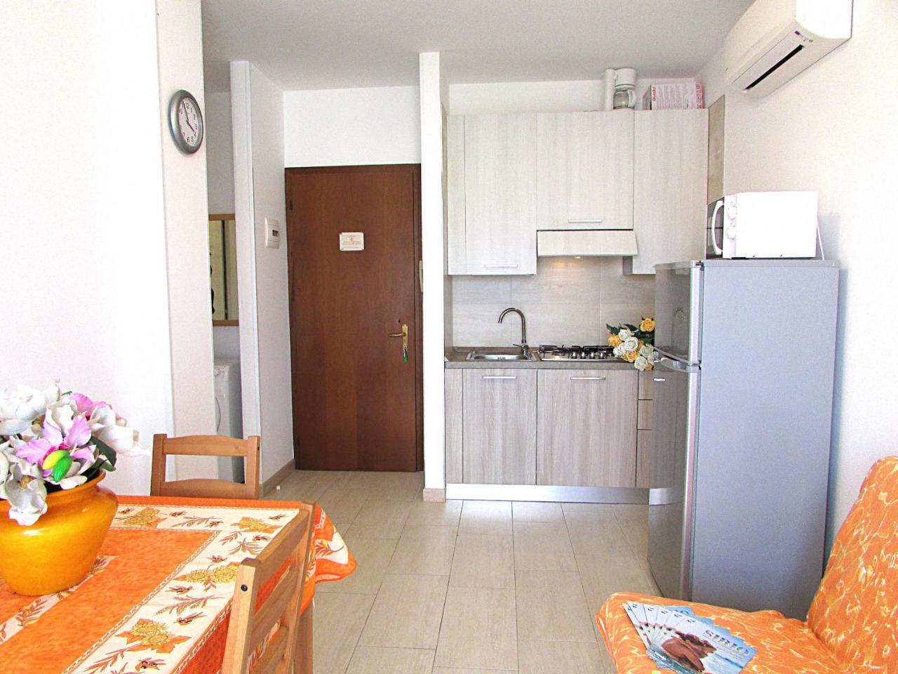 Isi Apartment Бибионе Екстериор снимка